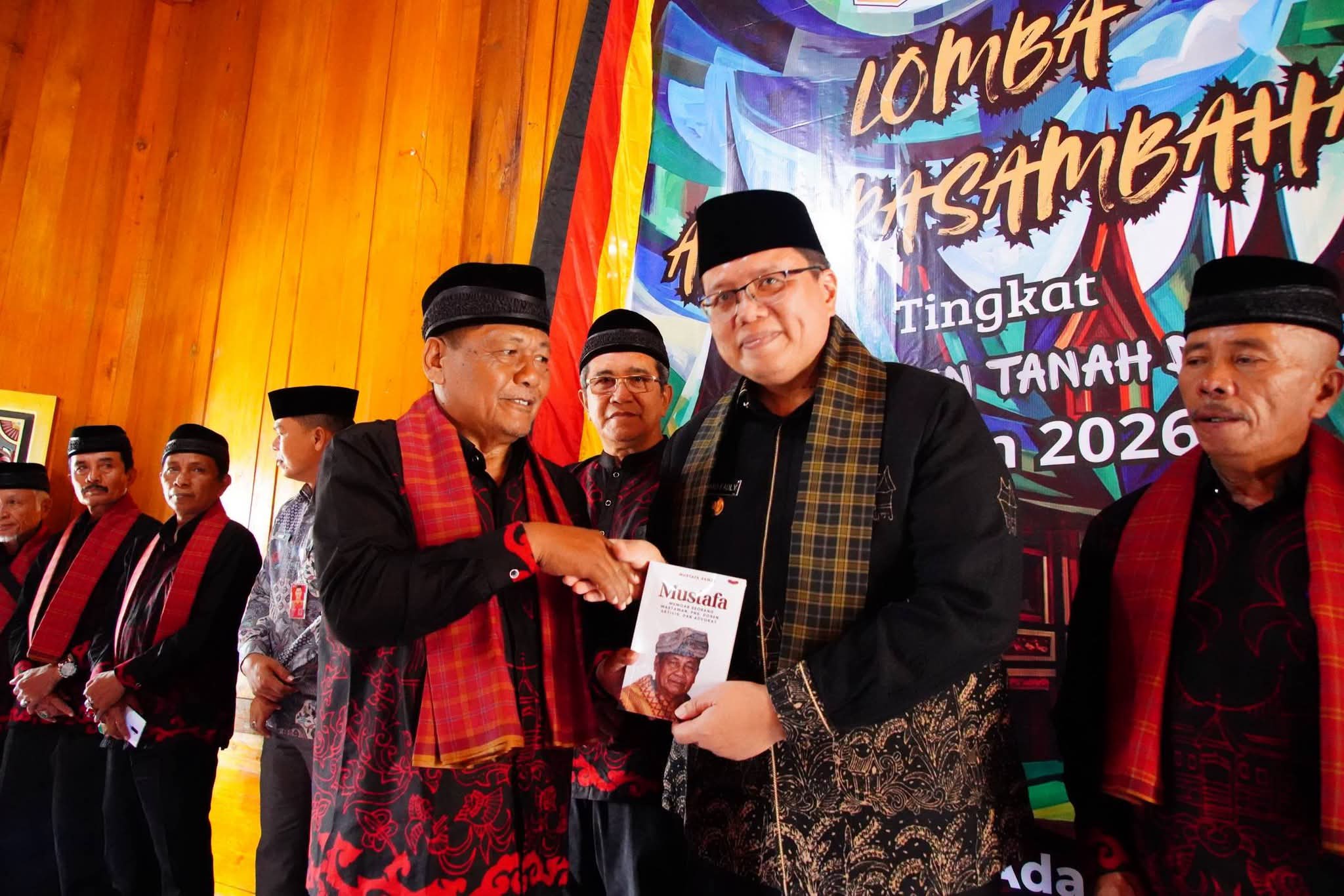 wabup-ahmad-fadly-buka-lomba-pidato-adat-minangkabau